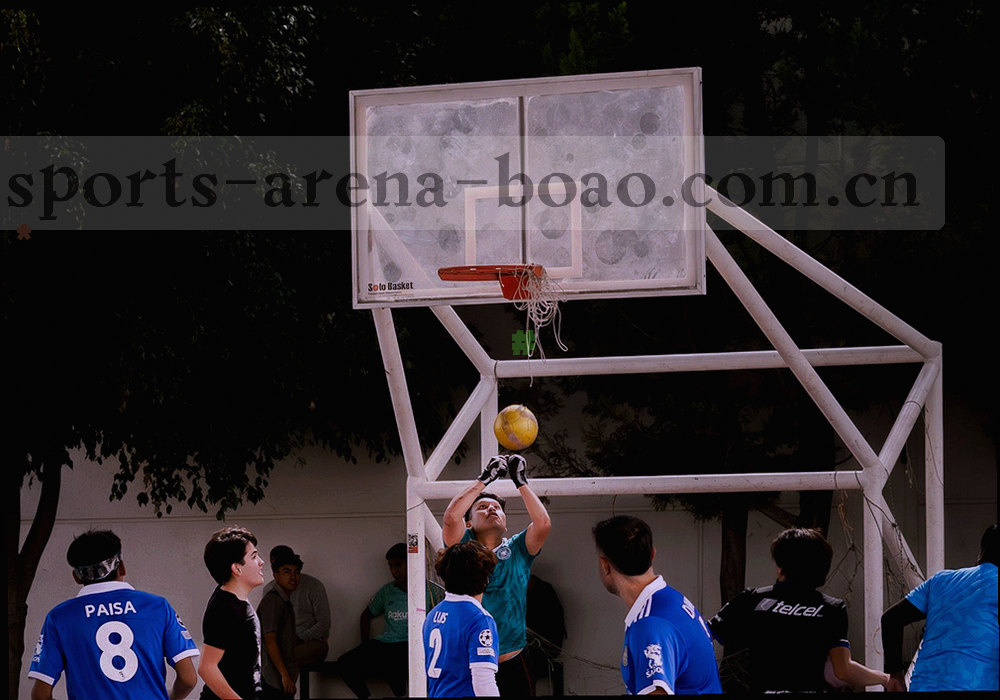 层叠档案卡片与网格纹理构成的抽象体育数据画面